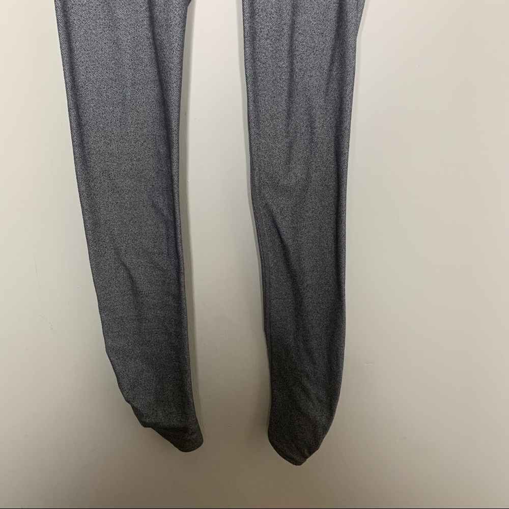 Athleta Womens Gray Herringbone Ruched Leggings - Picture 4 of 10